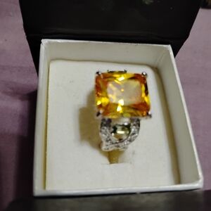 Mine Gold and Silver Shoes with Elegant Design